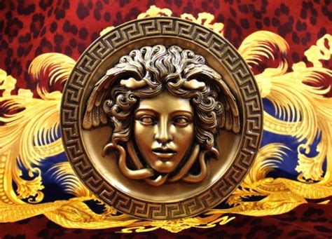 what does medusa have to do with versace|why does Versace use medusa.